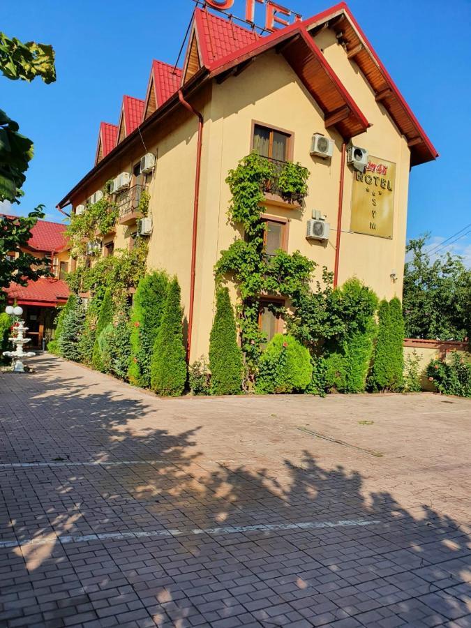 Hotel Sym Ploieşti Exteriér fotografie