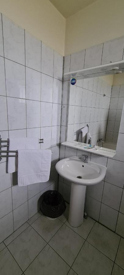 Hotel Sym Ploieşti Exteriér fotografie