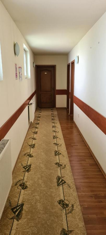 Hotel Sym Ploieşti Exteriér fotografie