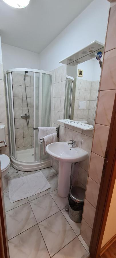 Hotel Sym Ploieşti Exteriér fotografie